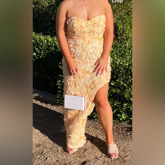 Strapless Floral Dress in Peach Kameli Boutique - Picture 4 of 11